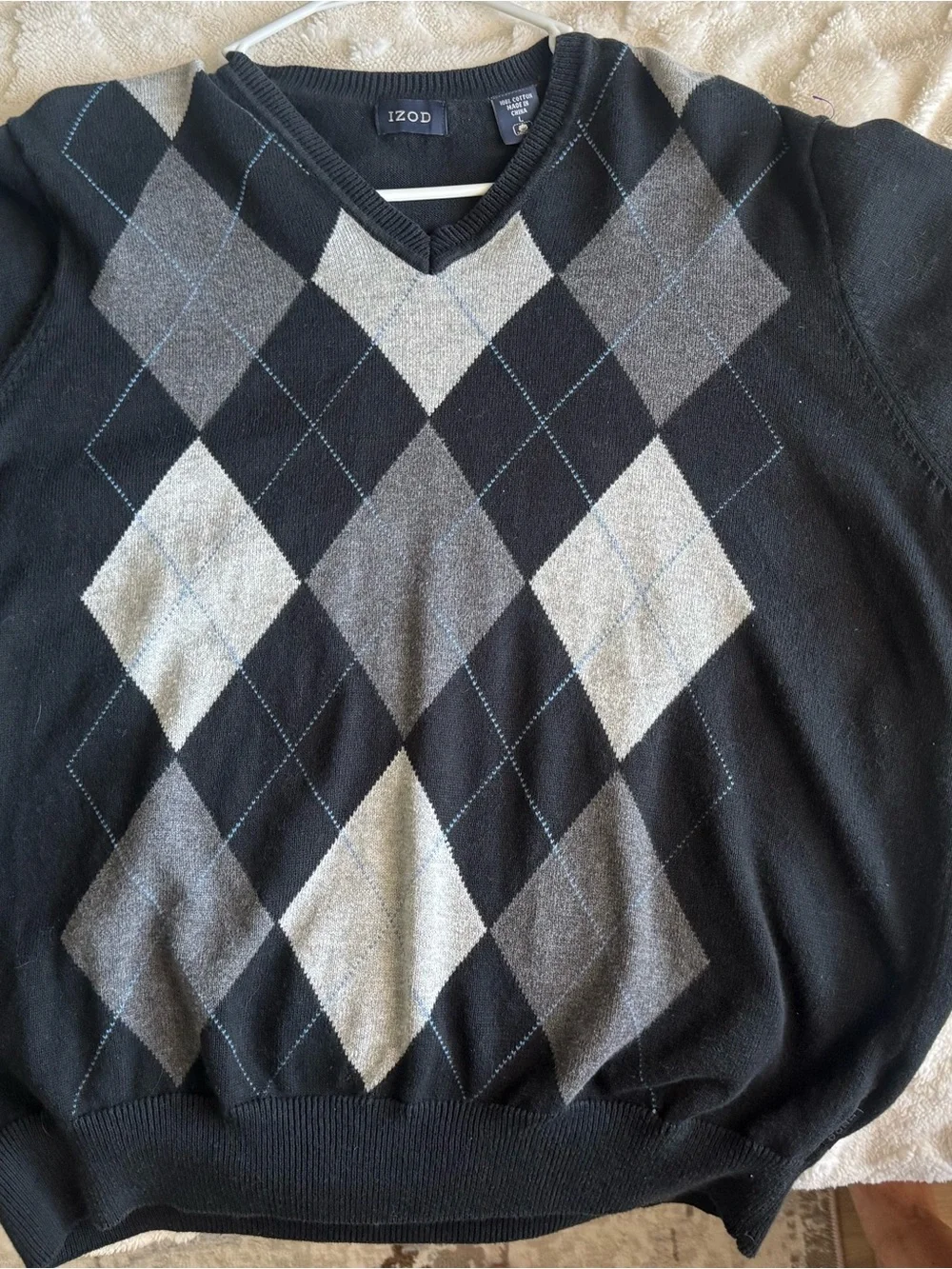 IZOD Men's Black Argyle V-Neck Sweater size large